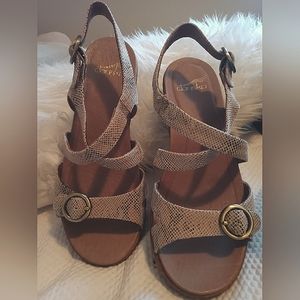 Dansko Womens Julie Snake Skin Platform Slingback Sandal